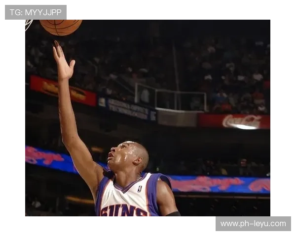 文斯·卡特通过精准突破打破防线提升关键时刻得分效率