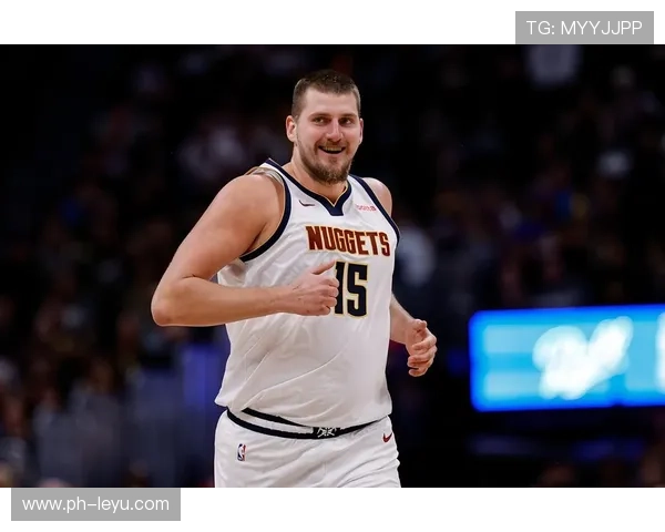 张伯伦篮下单打效率压制约基奇的组织内线