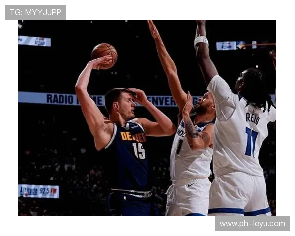 霍姆格伦高位挡拆拉开空间制造约基奇换防错位 霍姆格伦高位挡拆拉开空间制造约基奇换防错位